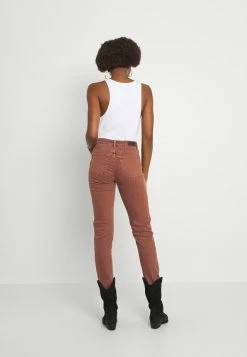 ONLY Tall ONLEMILYLIFE NEW CUT - Slim Fit Jeans - Coconut Shell -ONLY Tall Shop dfb8b99398364d40af9849789a8f564f