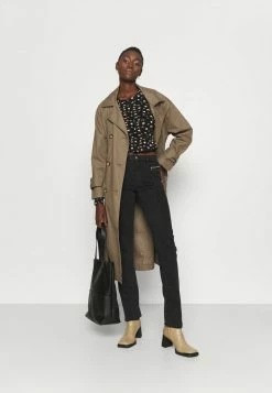 ONLY Tall ONLJENNA LIFE - Bootcut Jeans - Black Denim -ONLY Tall Shop e2e0e9514e4843babd0dc519d2403891