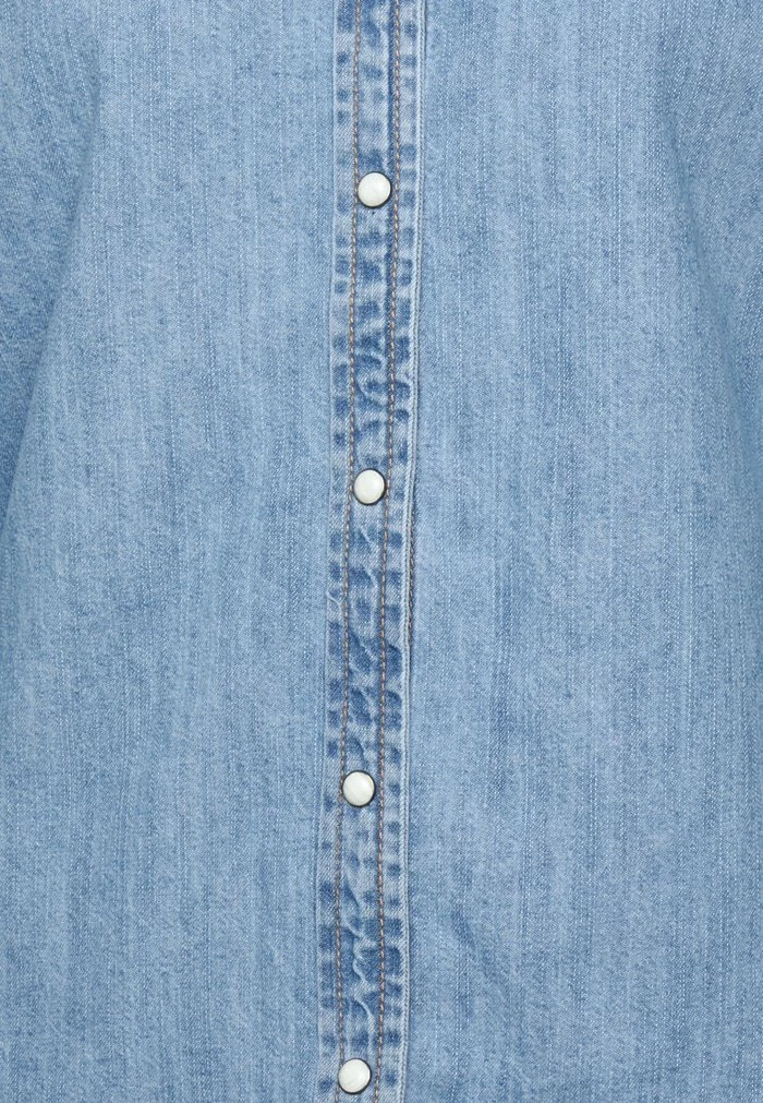 ONLY Tall ONLROCCO LIFE SHIRT - Button-down Blouse - Medium Blue Denim 5 ONLY Tall ONLROCCO LIFE SHIRT - Button-down Blouse - Medium Blue Denim - Image 3