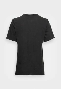 ONLY Tall ONLLUCY STUDS TOP BOX - Print T-shirt - Black 6 ONLY Tall ONLLUCY STUDS TOP BOX - Print T-shirt - Black -ONLY Tall Shop e6f23d9c05ed4cdabae92e745d0c958f