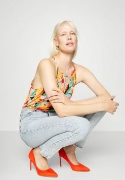 ONLY Tall ONLNOVA LUX KEYHOLE - Top - Sun Orange -ONLY Tall Shop ebb408ebc5cf4a82b3d58f06c58b15d1