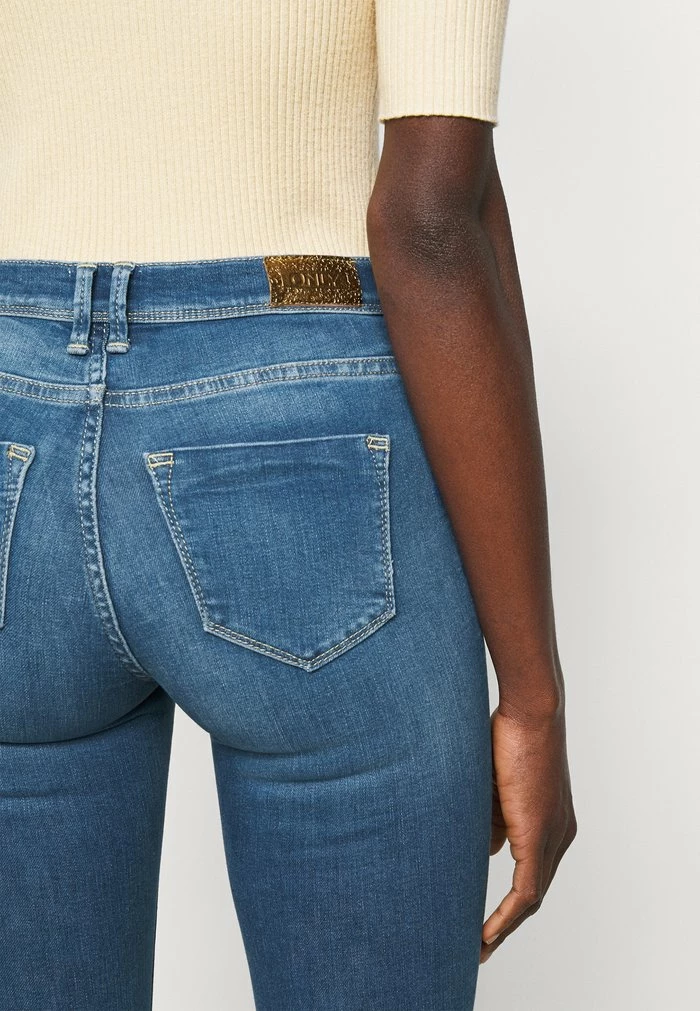 ONLY Tall ONLSHAPE LIFE - Jeans Skinny Fit - Light Medium Blue Denim 7 ONLY Tall ONLSHAPE LIFE - Jeans Skinny Fit - Light Medium Blue Denim - Image 5