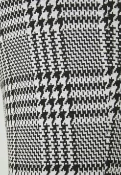 ONLY Tall ONLZIGA - Leggings - Trousers - Black/cloud Dancer -ONLY Tall Shop eefe3f67b032415eab37fb558fc57eef