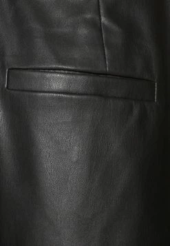 ONLY Tall ONLEMY - Shorts - Black 7 ONLY Tall ONLEMY - Shorts - Black -ONLY Tall Shop f0cbf9e5bd8b4ca0961a9f6d096be251