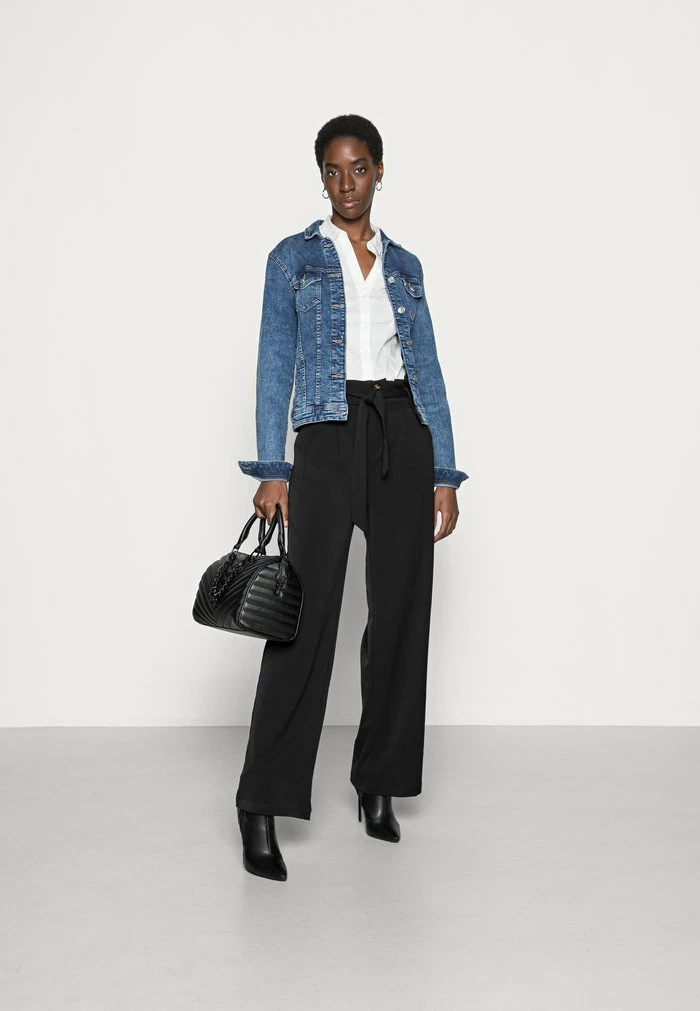 ONLY Tall ONLAMINTA-GRACIE WIDE PAN - Trousers - Black 4 ONLY Tall ONLAMINTA-GRACIE WIDE PAN - Trousers - Black - Image 2