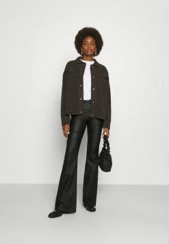 ONLY Tall ONLHELLA LIFE HIGHWAISTED COATED - Flared Jeans - Black -ONLY Tall Shop f51e5c9a6d0c4cf2872e2f4ae8e847e3