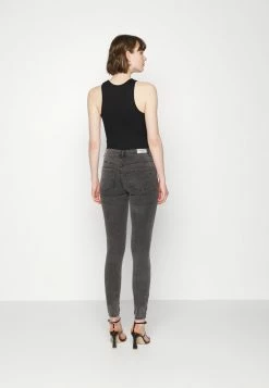 ONLY Tall ONLROYAL FLY ACID - Jeans Skinny Fit - Black Denim -ONLY Tall Shop fd9640b606974f7488ac35f2e58b5926