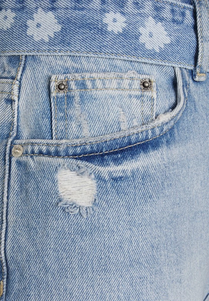 ONLY Tall ONLROBYN VINTAGE - Denim Shorts - Light Blue Denim 5 ONLY Tall ONLROBYN VINTAGE - Denim Shorts - Light Blue Denim - Image 3